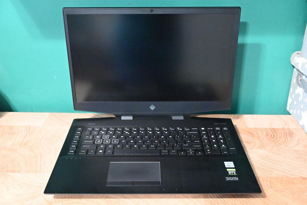 HP Omen 17 I7 16GB RTX2060 512GB komplet