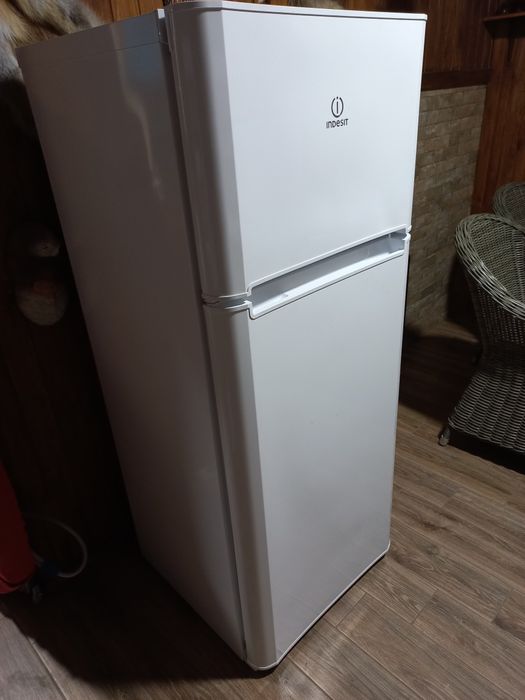 Холодильник Indesit tiaa 14