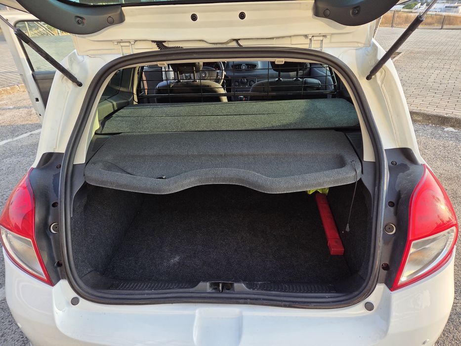 Renault Clio 15 DCI comercial em óptimo estado