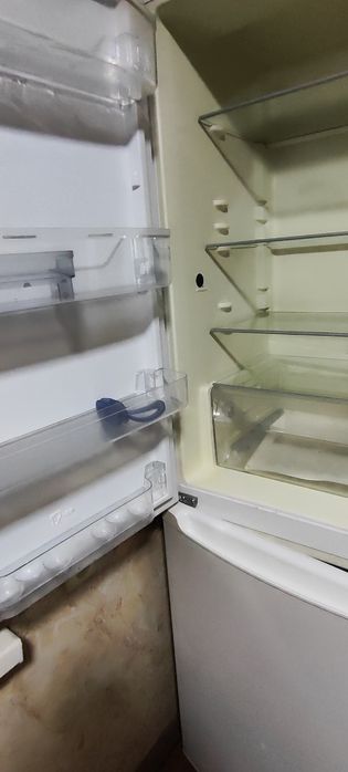 Холодильник Whirlpool