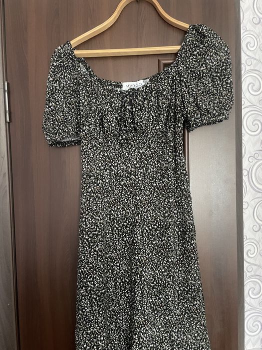 літня сукня міді