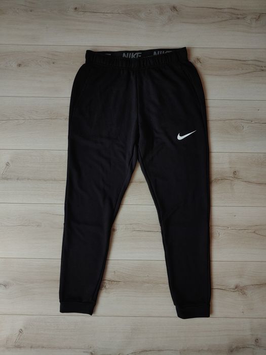 Спортивные штаны Nike (S)