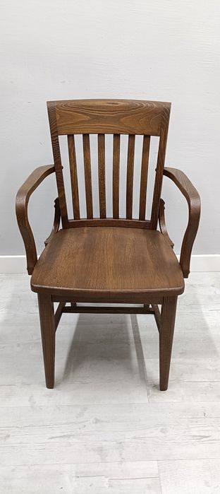 Bardzo masywny i stabilny fotel dębowy po renowacji dostępne 4 szt