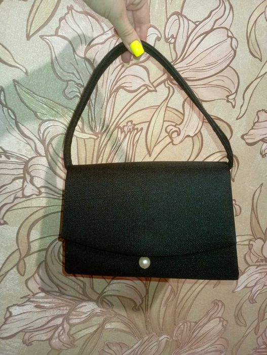 Сумочка чорного кольору