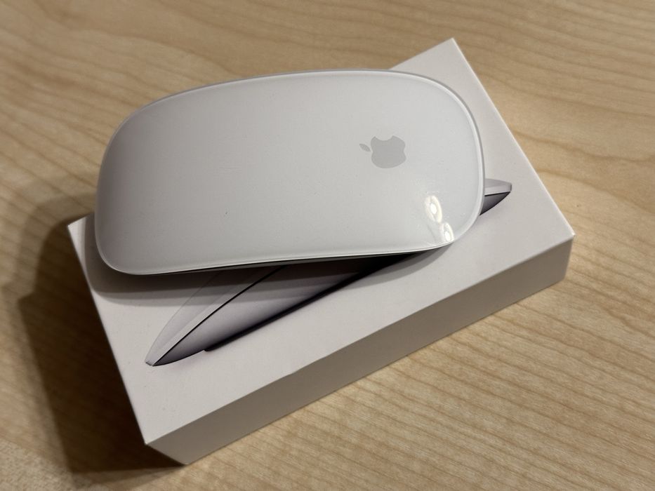 Apple Magic Mouse A1657 - oryginalna, mało używana, z pudełkiem