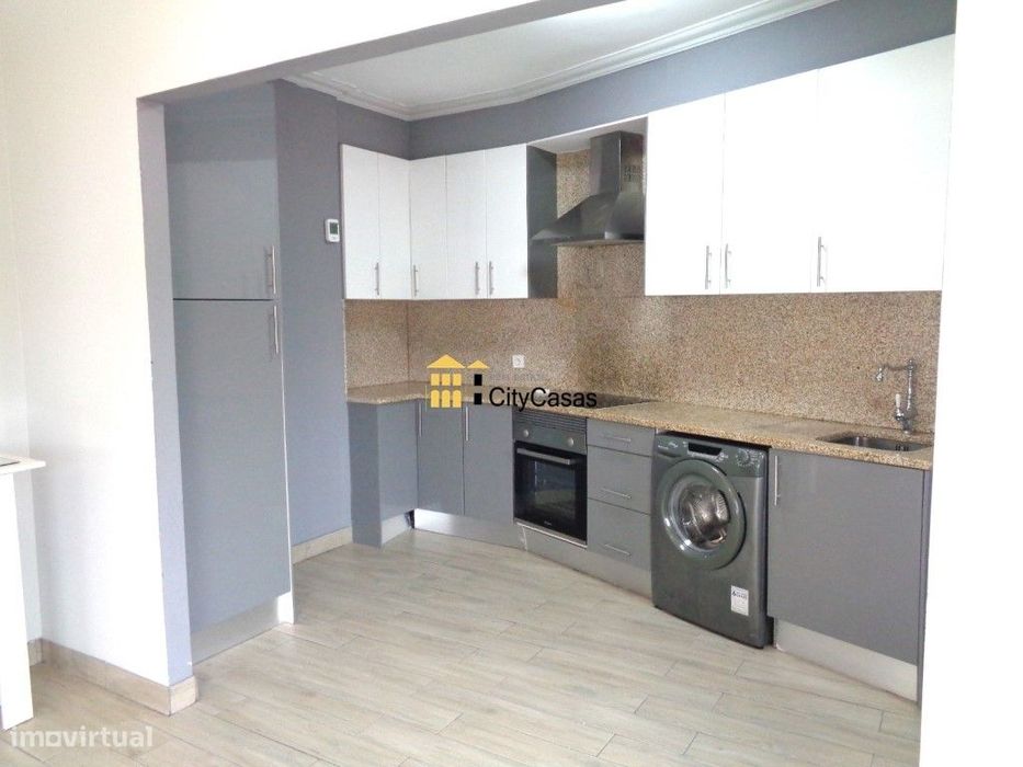Andar Moradia T3 Renovado c/ 2 Garagens | Gondomar — Gondomar (São Cosme), Valbom E Jovim, Porto