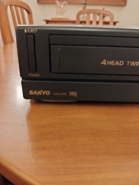Videogravador VHS Sanyo
