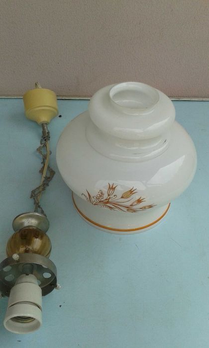 Светильник с плафоном.