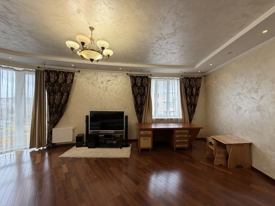 Оренда просторої 3-кімнатної квартири в Новобудові на пр. Чорновола 67