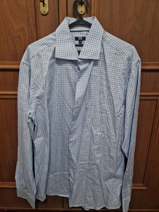 Conjunto de camisas de marca