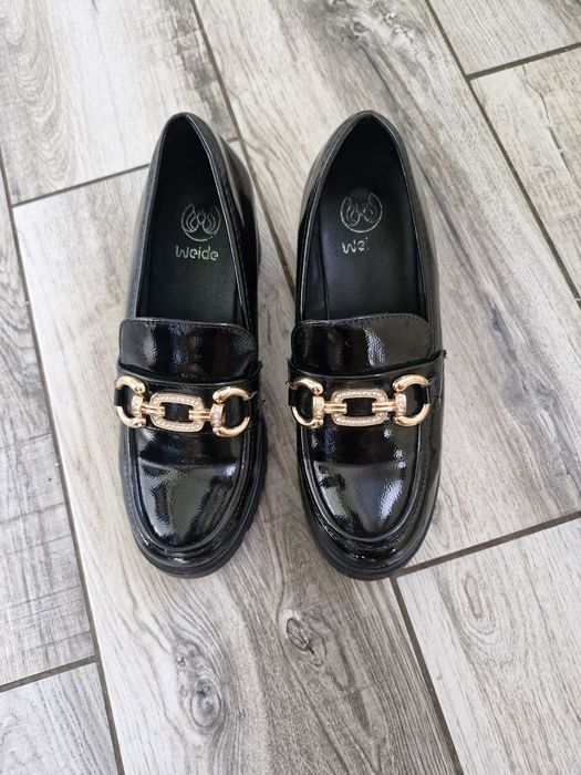 Mokasyny czarne lakierowane 37