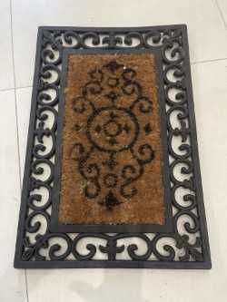 Tapete de entrada em fibras de coco natural e borracha 60cm x 40cm