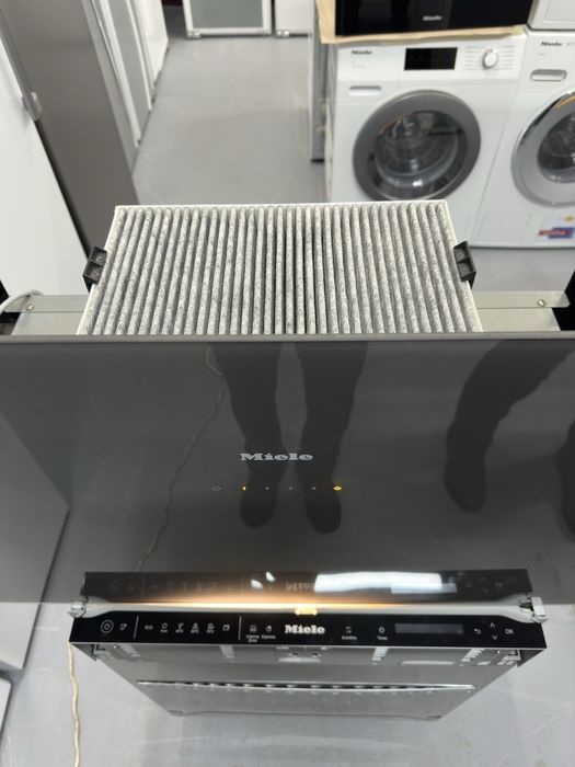 Витяжка фірми MIELE DA 9092 W