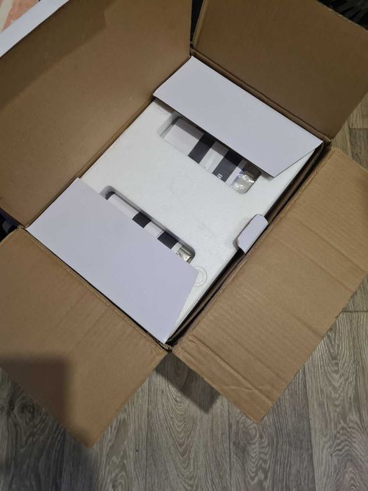 Джерело безперебійного живлення (ДБЖ) Volt Polska Sinus Pro 2200E 12v/230v 1600/2200W