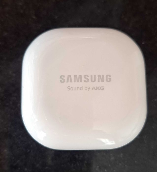 Samsung Galaxy Buds Live — White, Excellent Condition64354216297218121