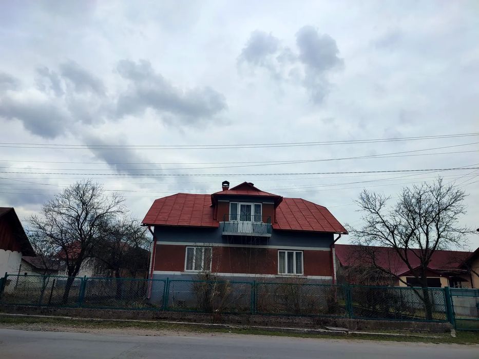 Продаж житлового будинку з земельною ділянкою 0,1495 га по вул. Б. Хмельницького в смт. Верхнє Синьовидне Сколівської ОТГ Львівської області. - Вид 3