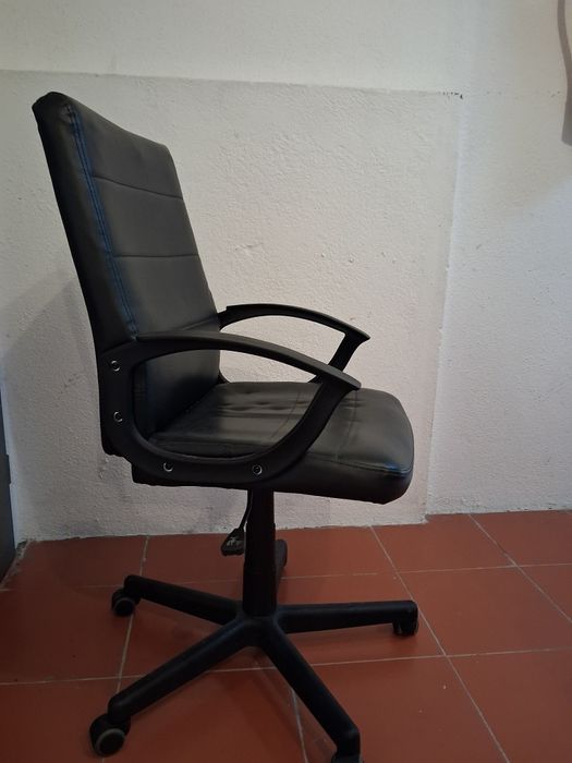 Cadeira de escritório staples