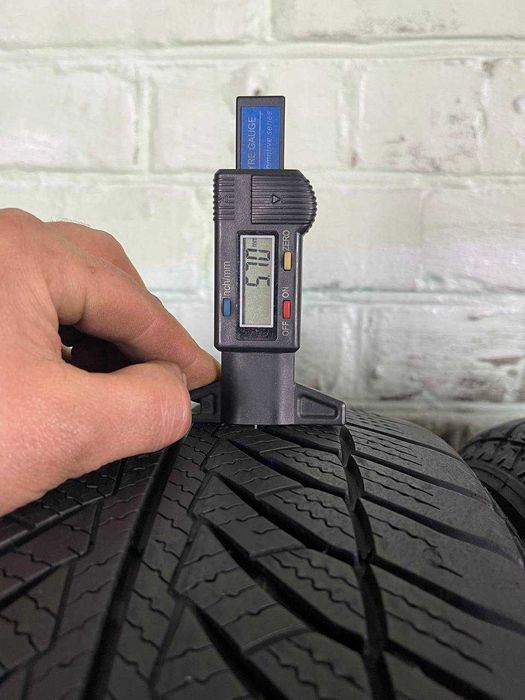 Шини 205 50 R17 GoodYear UltraGrip Perfomance RFT