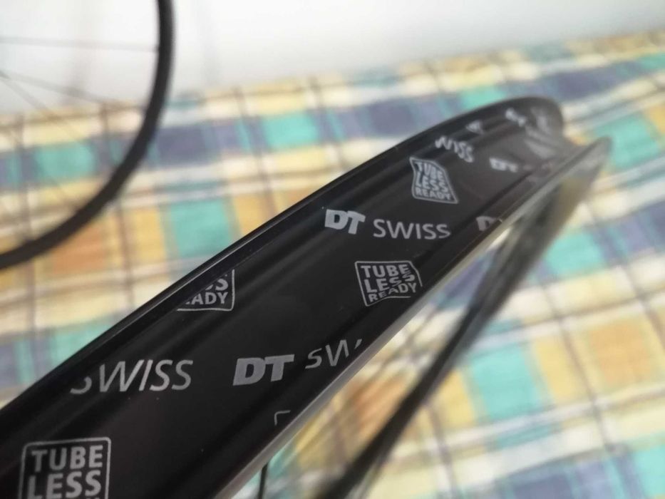 Rodas de estrada DT Swiss Endurance LN - p/discos (NOVAS!)