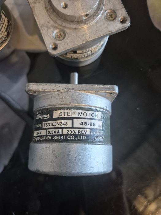 Продам шаговые двигатели