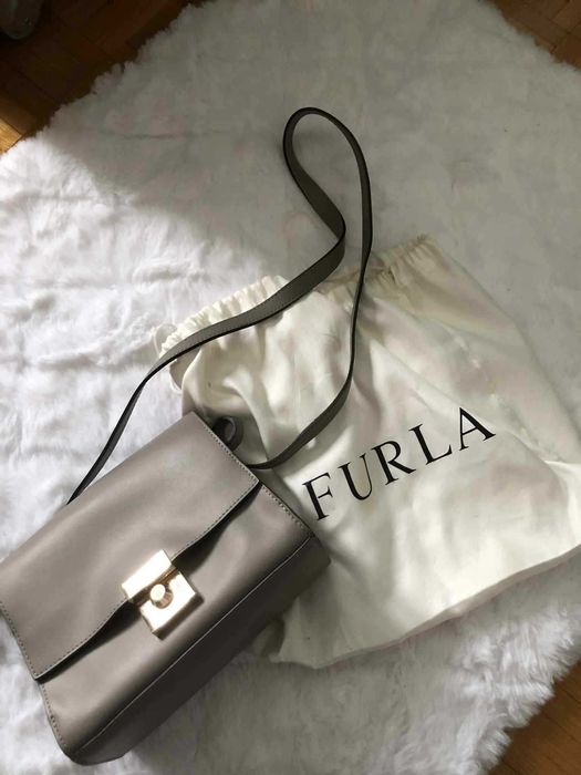 mała torebka marki Furla