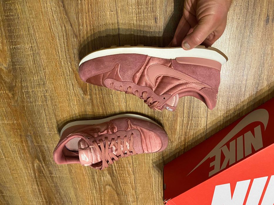 Кросівки жіночі кроссовки женские Nike оригинал р.41