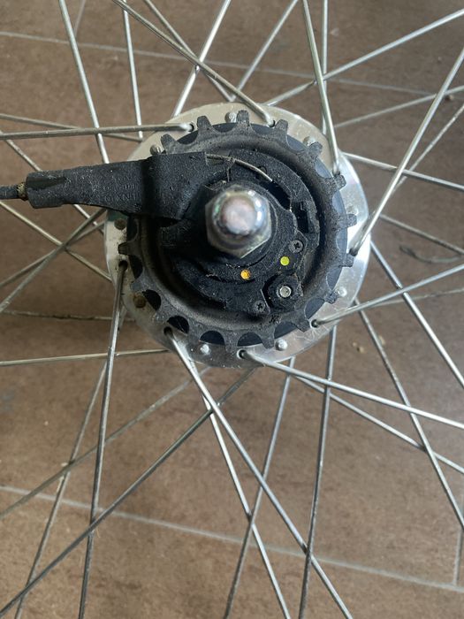 Tylne koło rowerowe rozmiar 28 Shimano Nexus SG-7R50