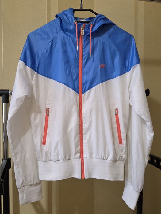 Жіноча вітрівка Nike Windrunner оригінал розмір M