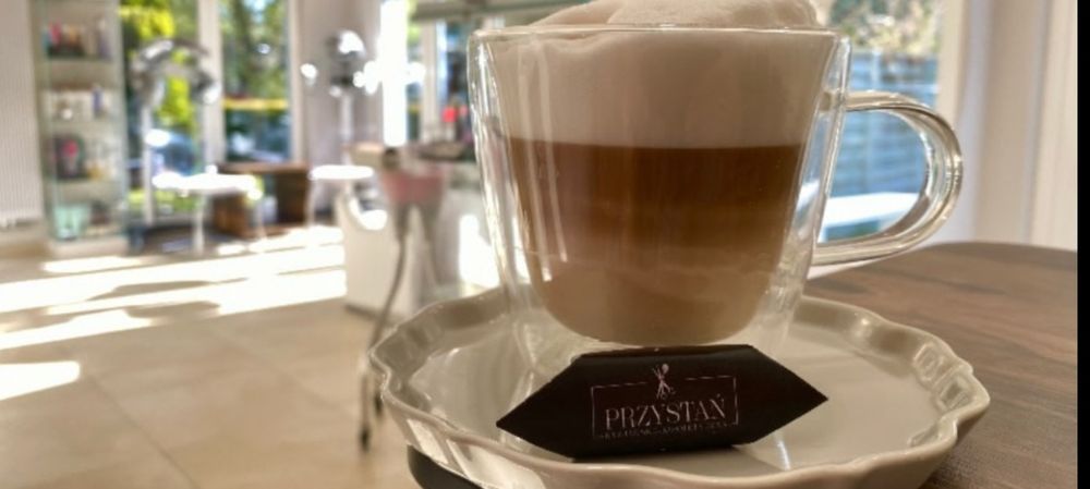 Wynajmę stanowisko fryzjerskie i/lub barberskie