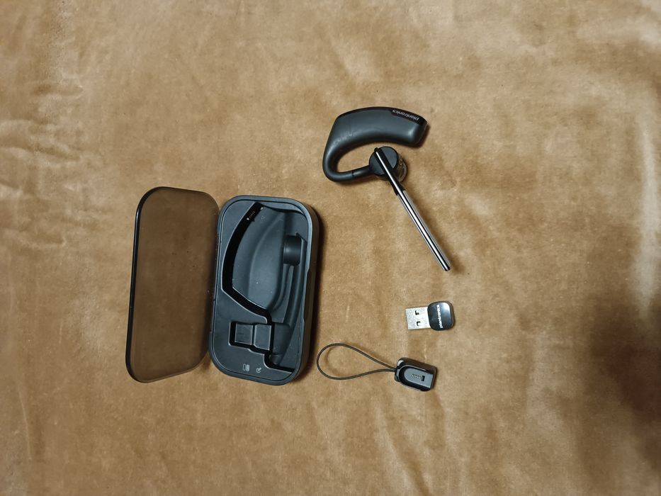 Гарнитура Plantronics Voyager Legend B235-M.