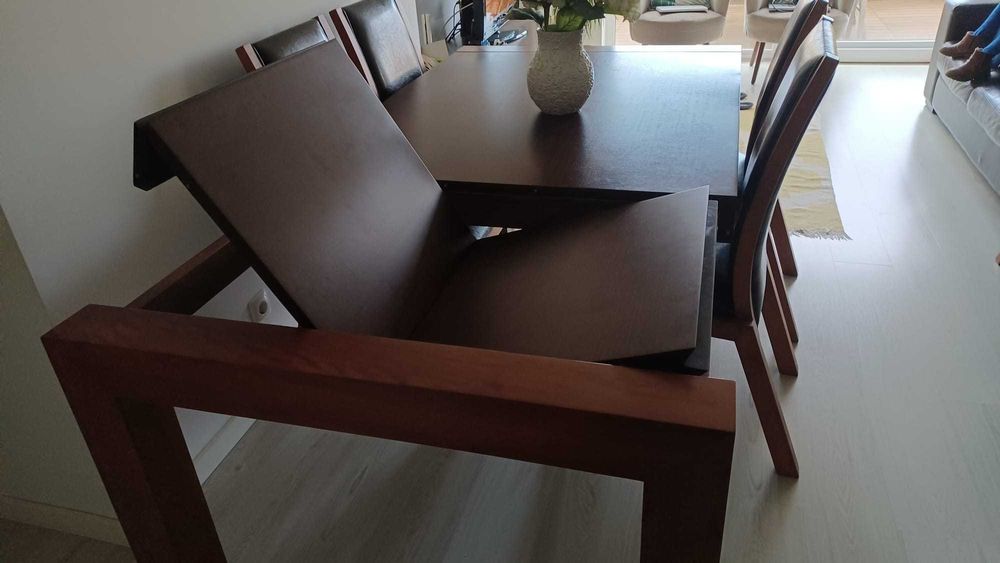 Mesa de sala extensível com 6 cadeiras