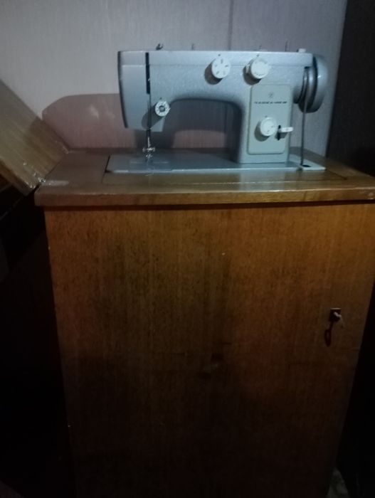 Швейна машинка "Чайка 142М"