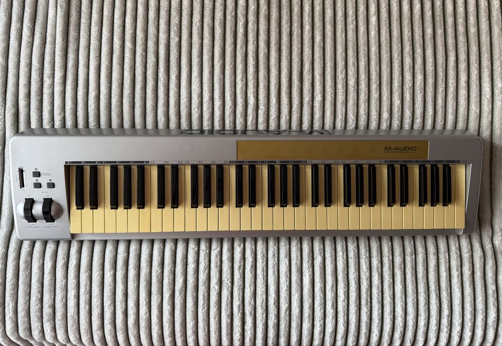 Міді клавіатура M-Audio Keystation 61es