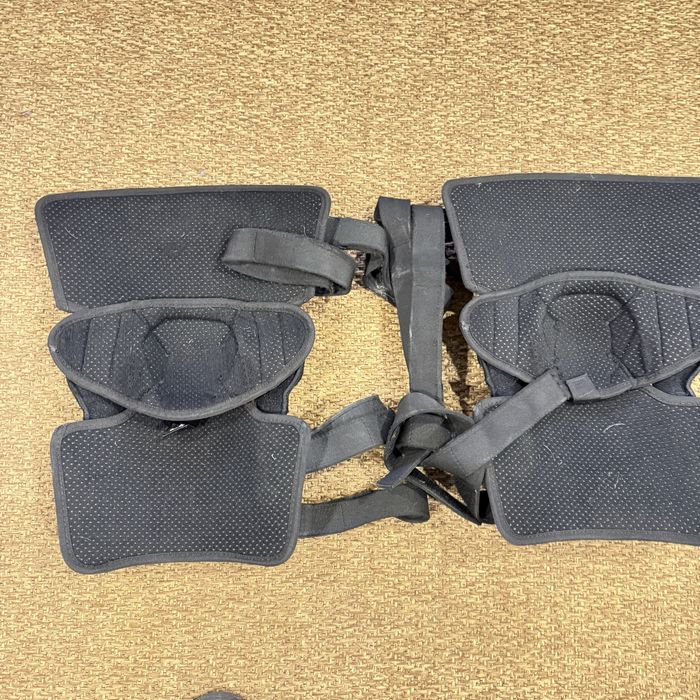 Joelheiras   DELKEVIC motocross