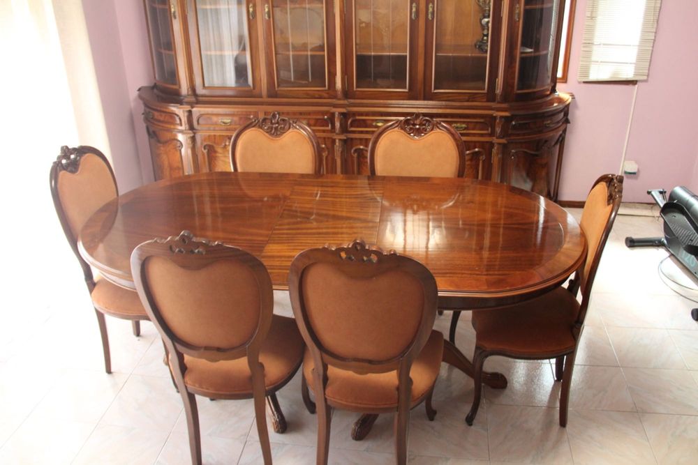 Mesa de sala extensível com 6 cadeiras