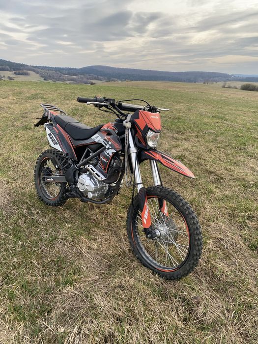 Cross asix defender 150