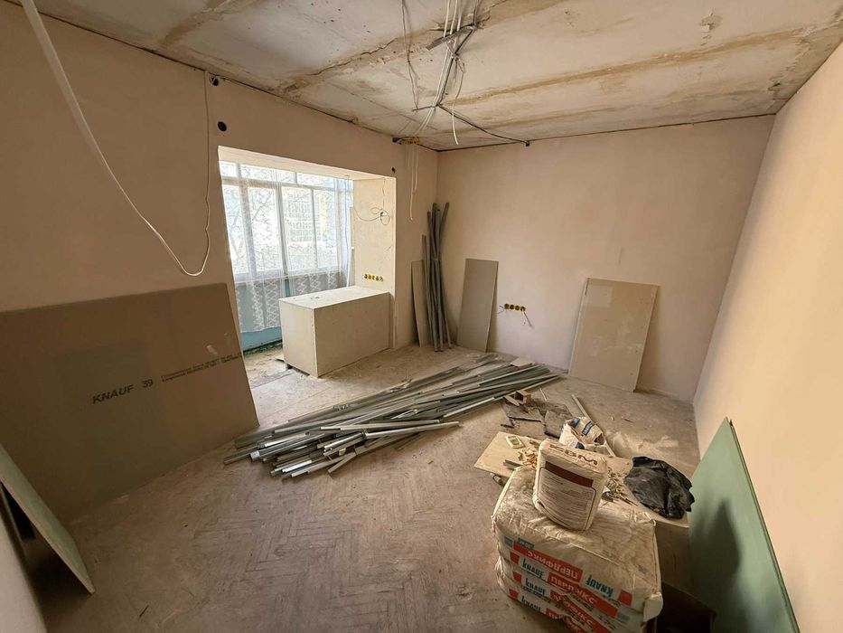 ‼️Центр‼️ 3к квартира з можливістю зробити ремонт під себе, 86 м², 2/9, цегляний будинок