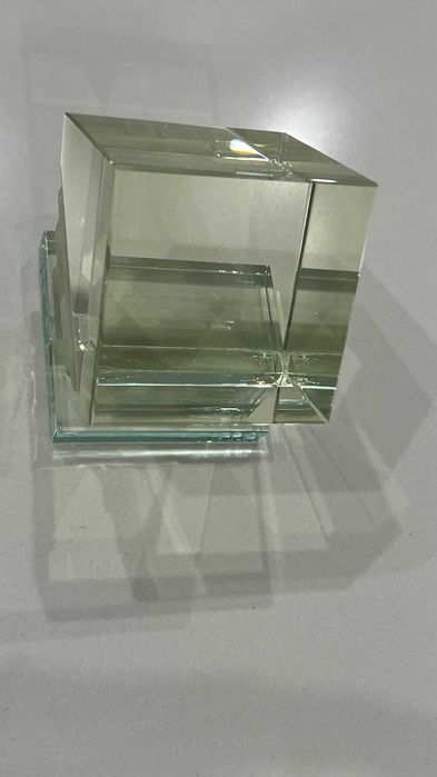 Cubo Pisa Papeis em cristal Checo