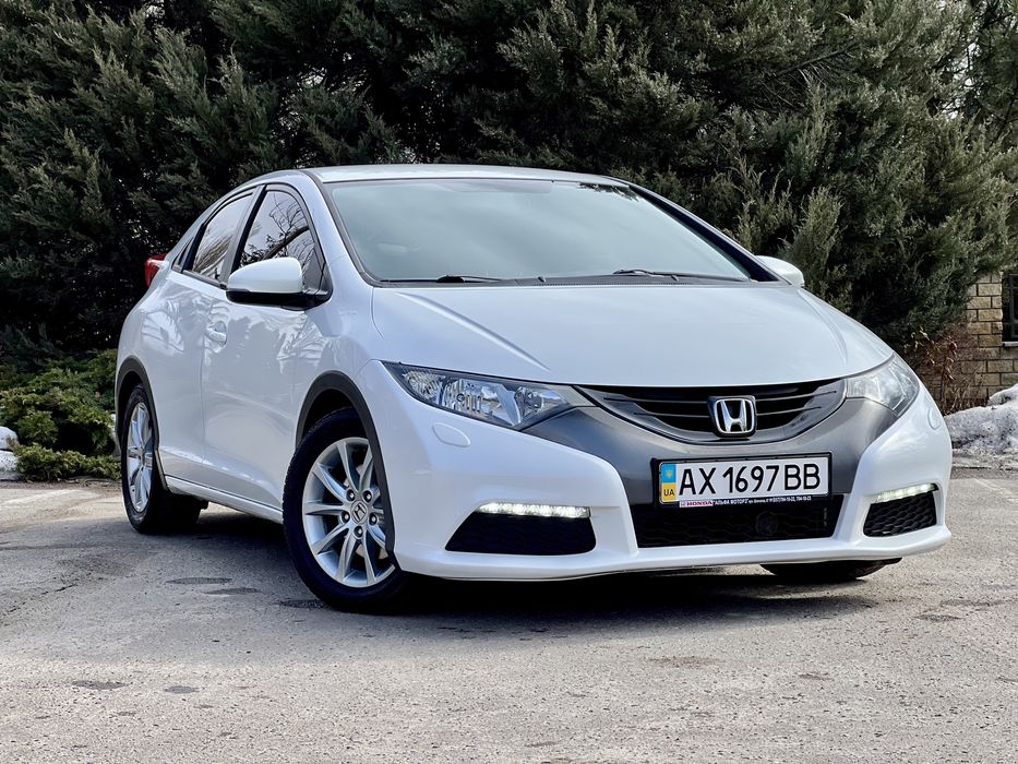 Honda Civic 1.8 Avtomat White Pearl 11500$