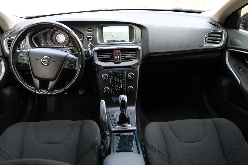 Volvo V40 Cross Country 2.0 D2 – Novembro 2016