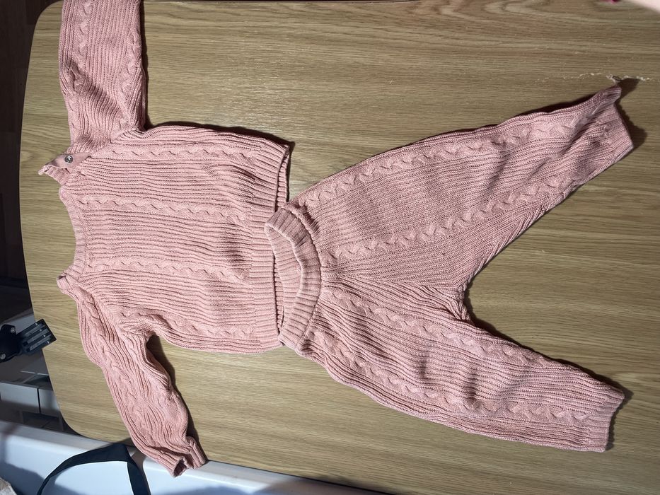 Костюм вʼязаний