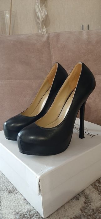 Кожаные туфли YvesSaintLaurent