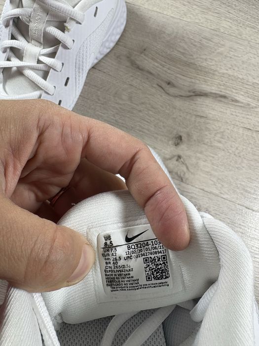 Nike  чоловічі бігові кросівки 42 розмір