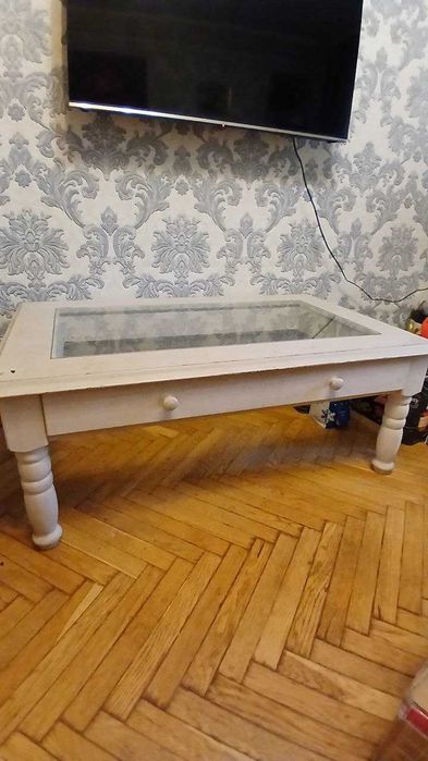 Журнальний столик
