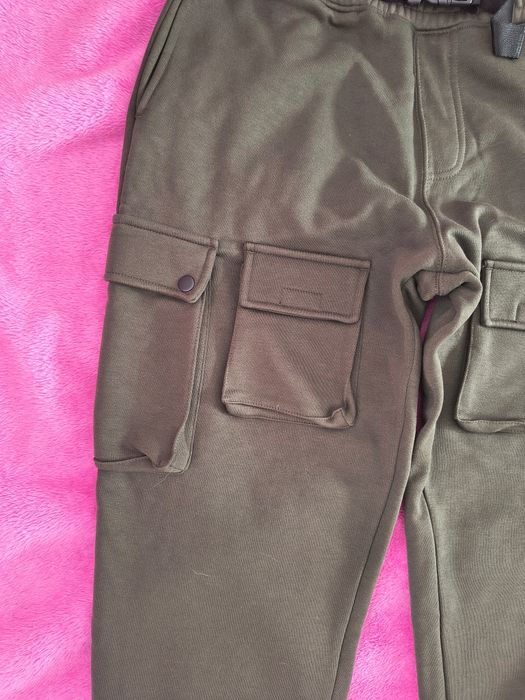 Spodnie dresowe NOWE ocieplane CROPP roz.M/38