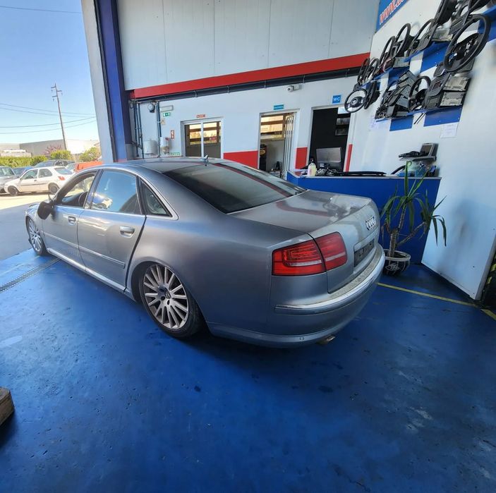 Audi A8  3.0 TDI de 2006 ás peças.