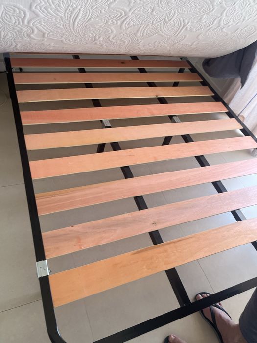 Estrado  190x140 com pés Armaçao Pêra