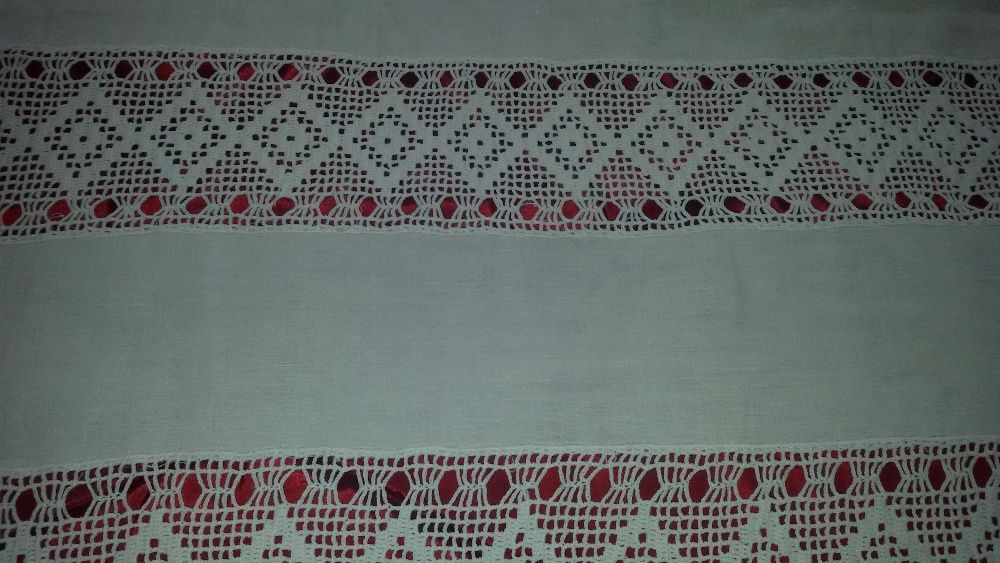 Colcha/Toalha de mesa em linho e renda croché