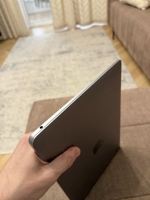 MacBook Air 13 2020 i5 /8 GB /512 Gb 93% АКБ!