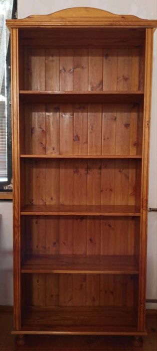 Drewniany regał sosnowy. Biblioteczka.